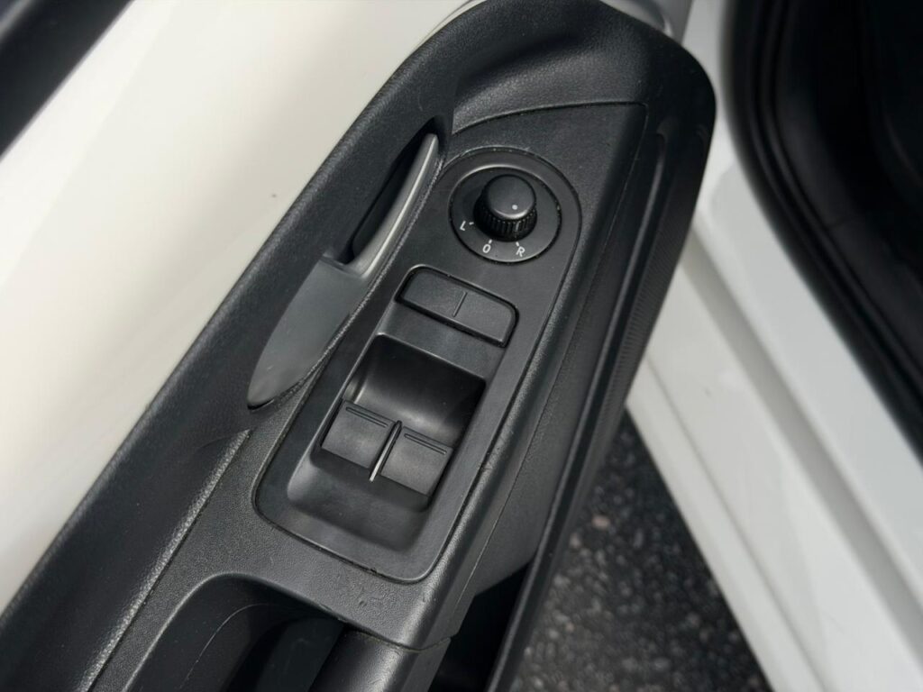 VOLKSWAGEN UP 1.0 TSI